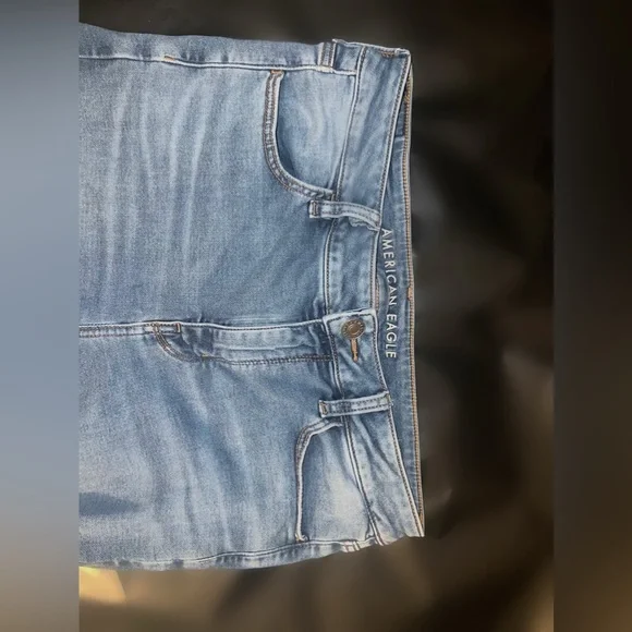 American Eagle “ne(x)t level stretch” ripped skinny jeans. size 14 REGULAR - Picture 3 of 4